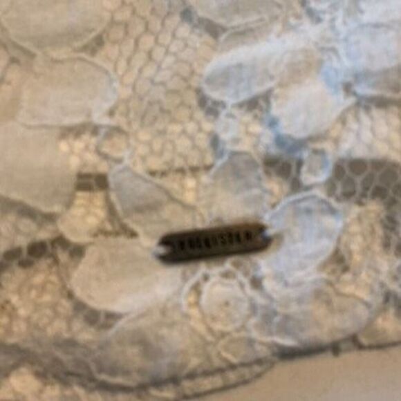 NEW Hollister Lace Floral Mini Skirt Sz M White Fairy Lined Stretch Waist - Picture 3 of 7